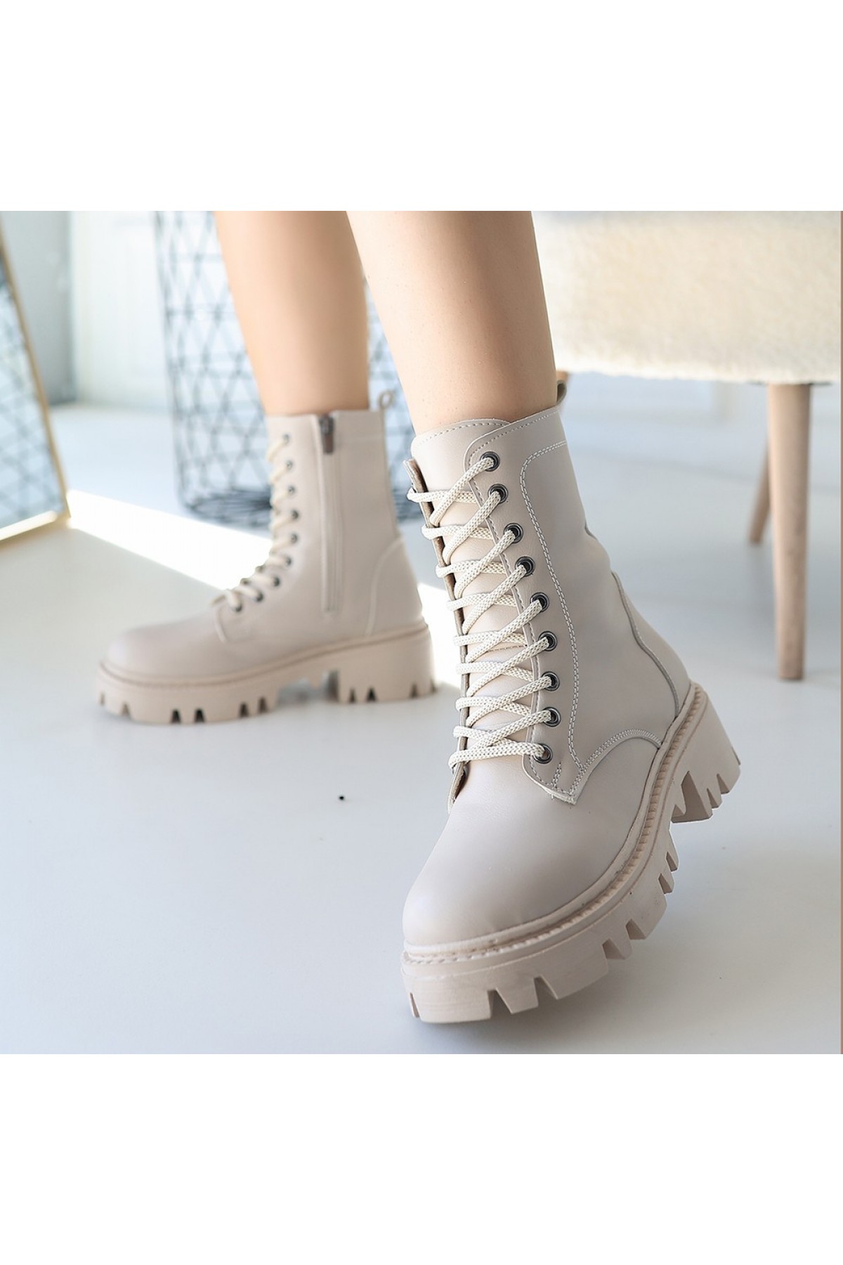 Flona Beige Leather Lace-up Boots detay görseli