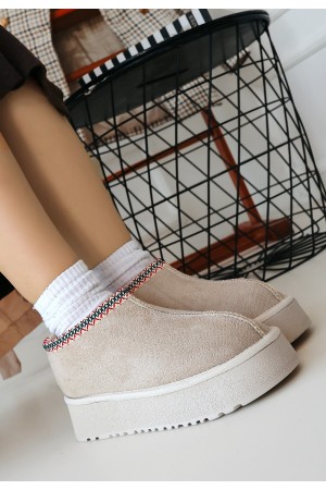 أحذية فويك من جلد الغزال البيج