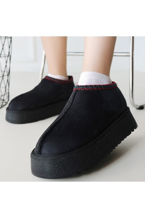 أحذية فويك السوداء من جلد الغزال