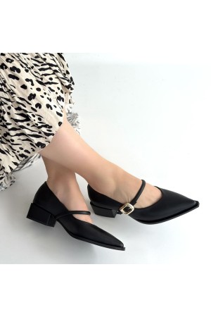 حذاء غالي ذو الكعب العالي من الجلد الأسود