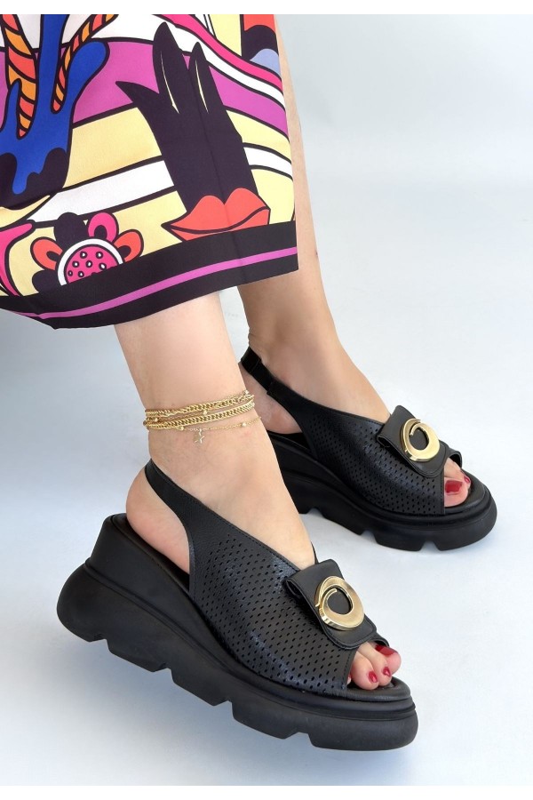 Gwon Black Leather Platform Heel Sandals
