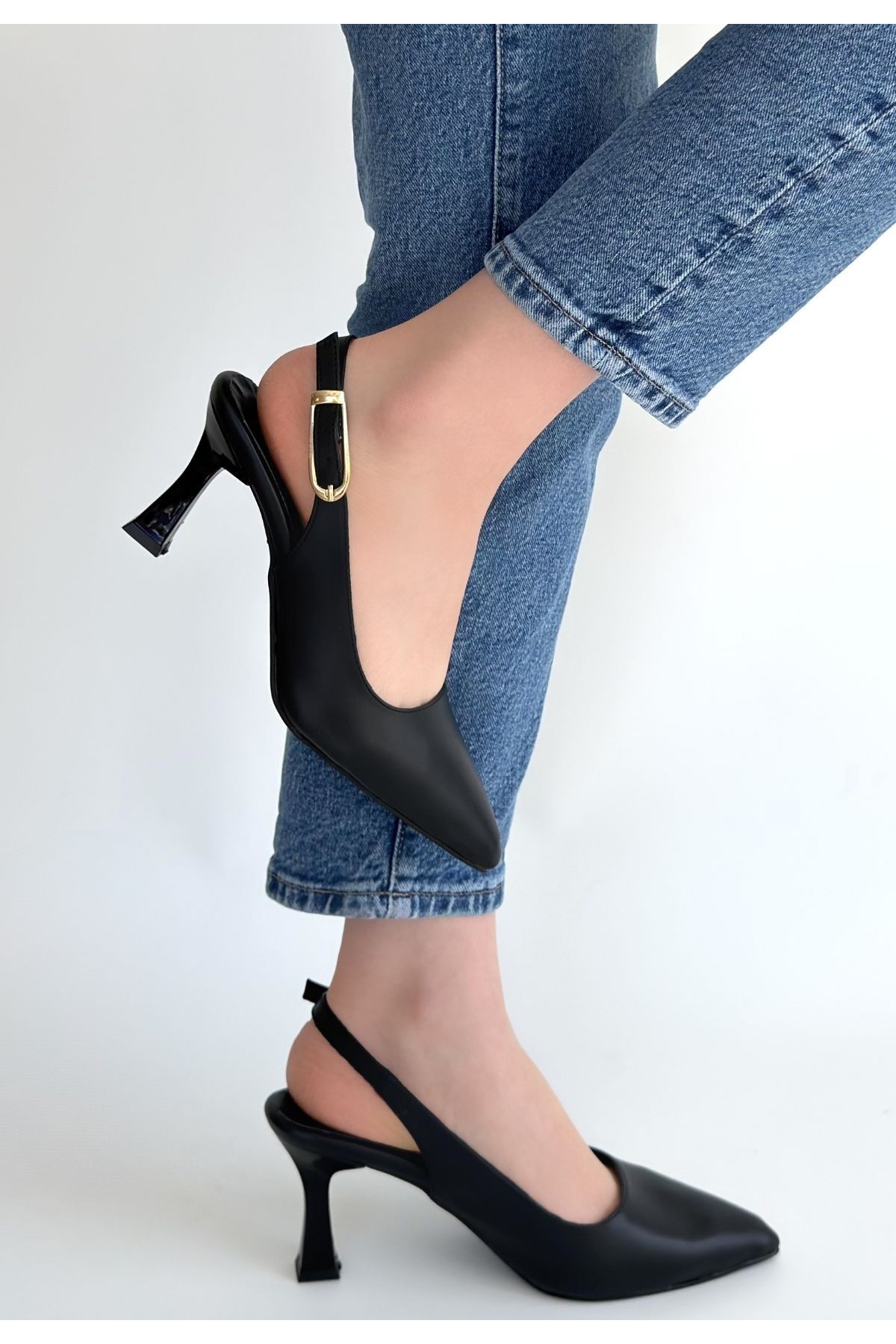Hies Black Leather High Heel Shoes