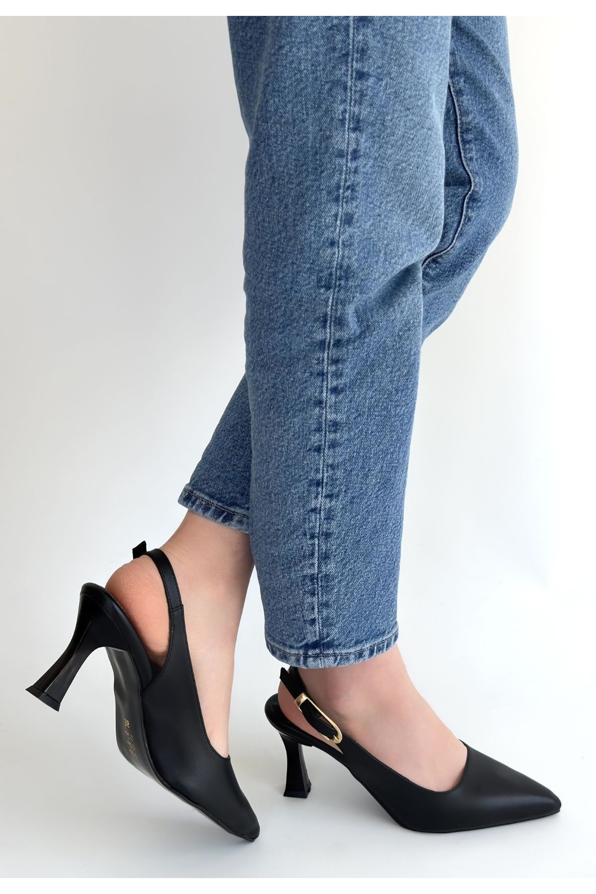 Hies Black Leather High Heel Shoes