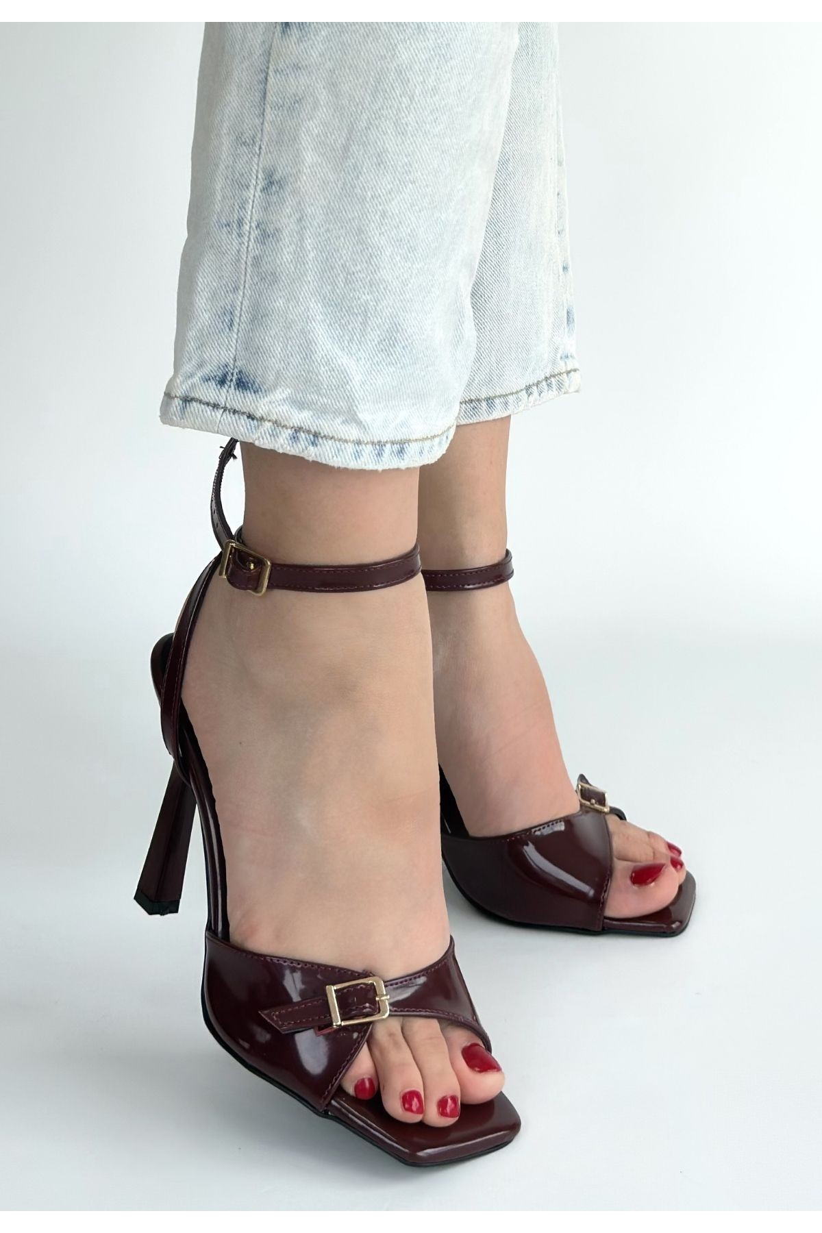 Hoste Burgundy Patent Leather High-Heeled Shoes with Ankle Strap
