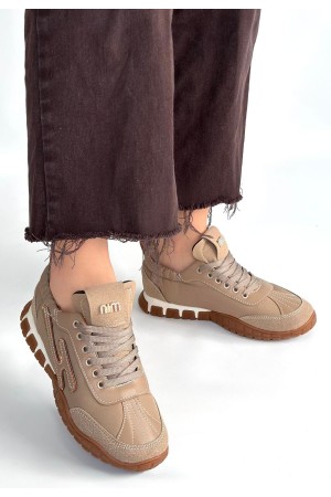 حذاء رياضي برباط من جلد المنك النوبوك من Huer