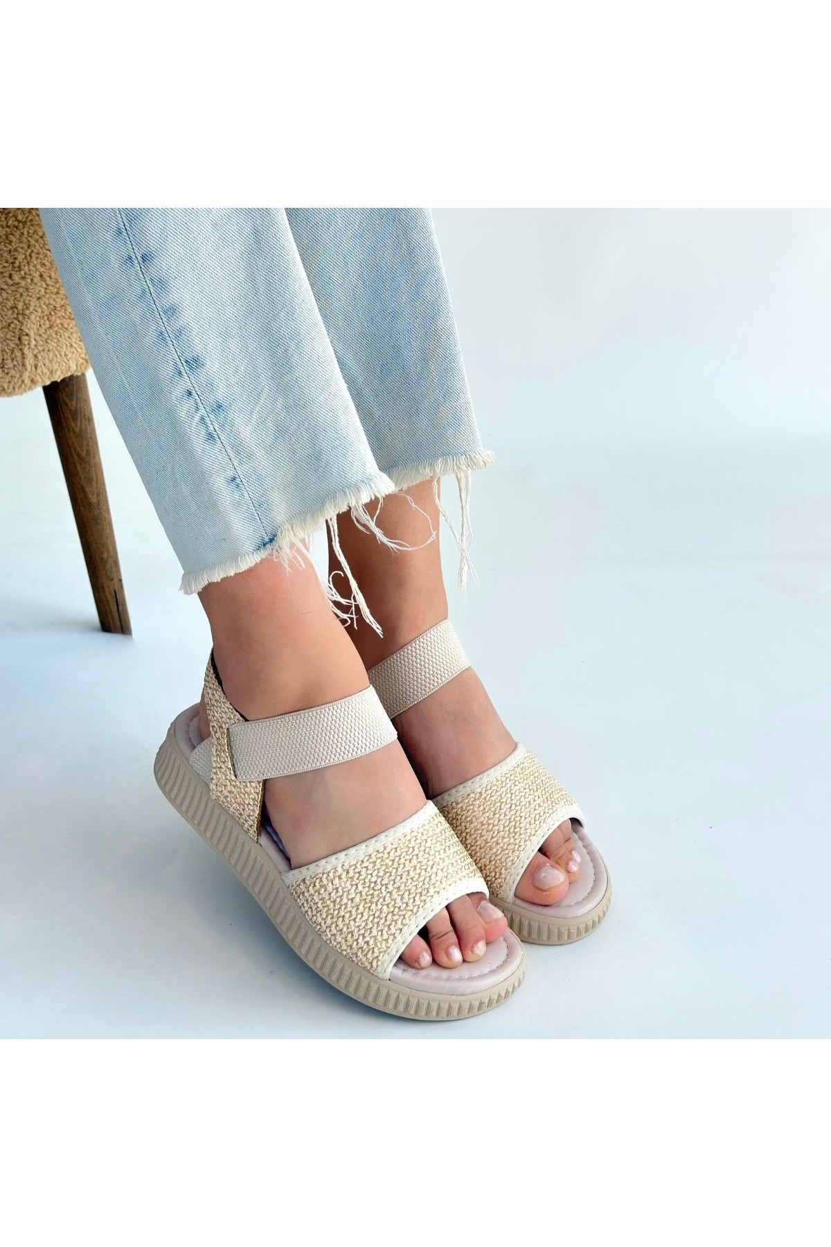 Jake Beige Woven Leather Sandals detay görseli