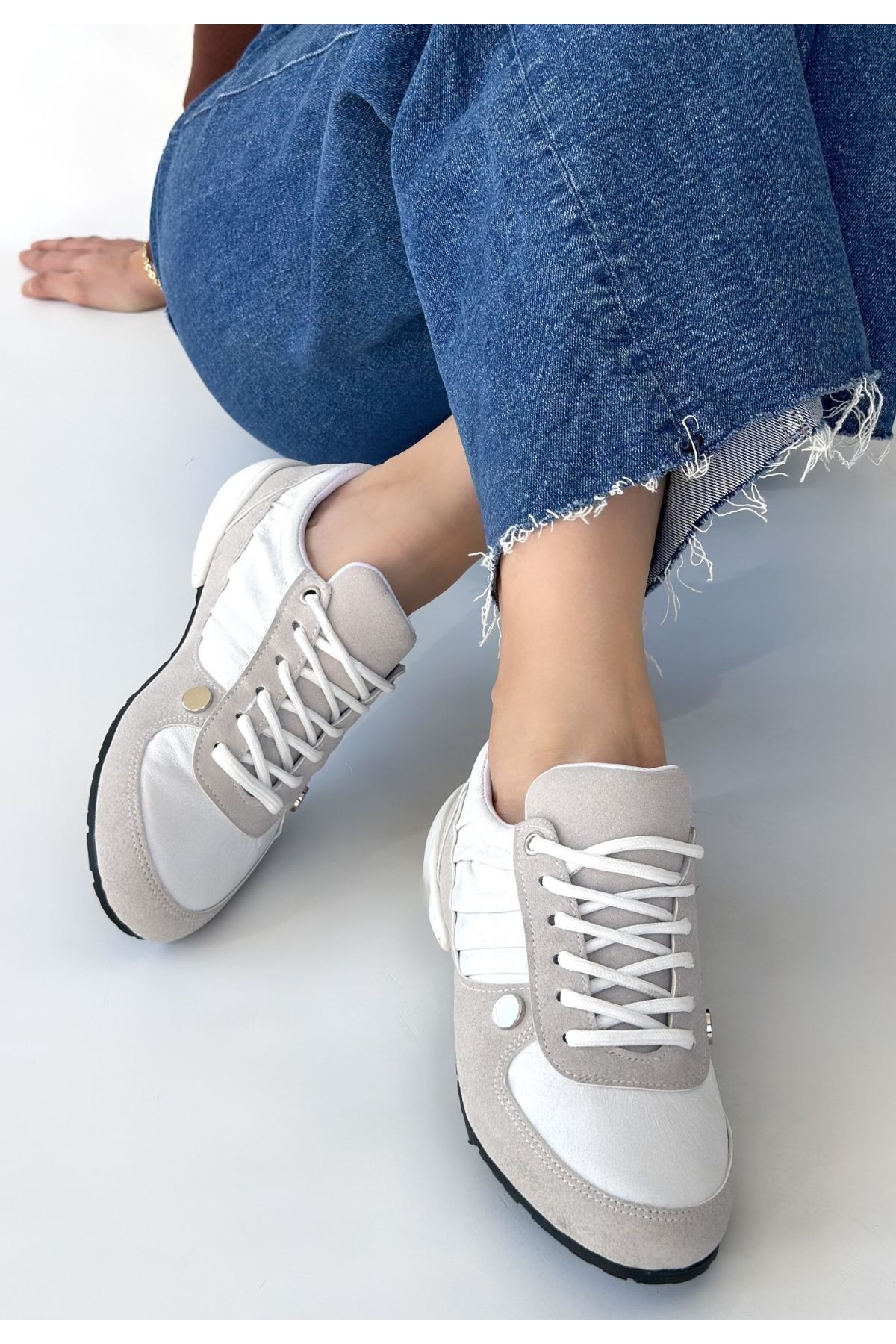 Jawen Grey Nubuck Sneakers with White Details