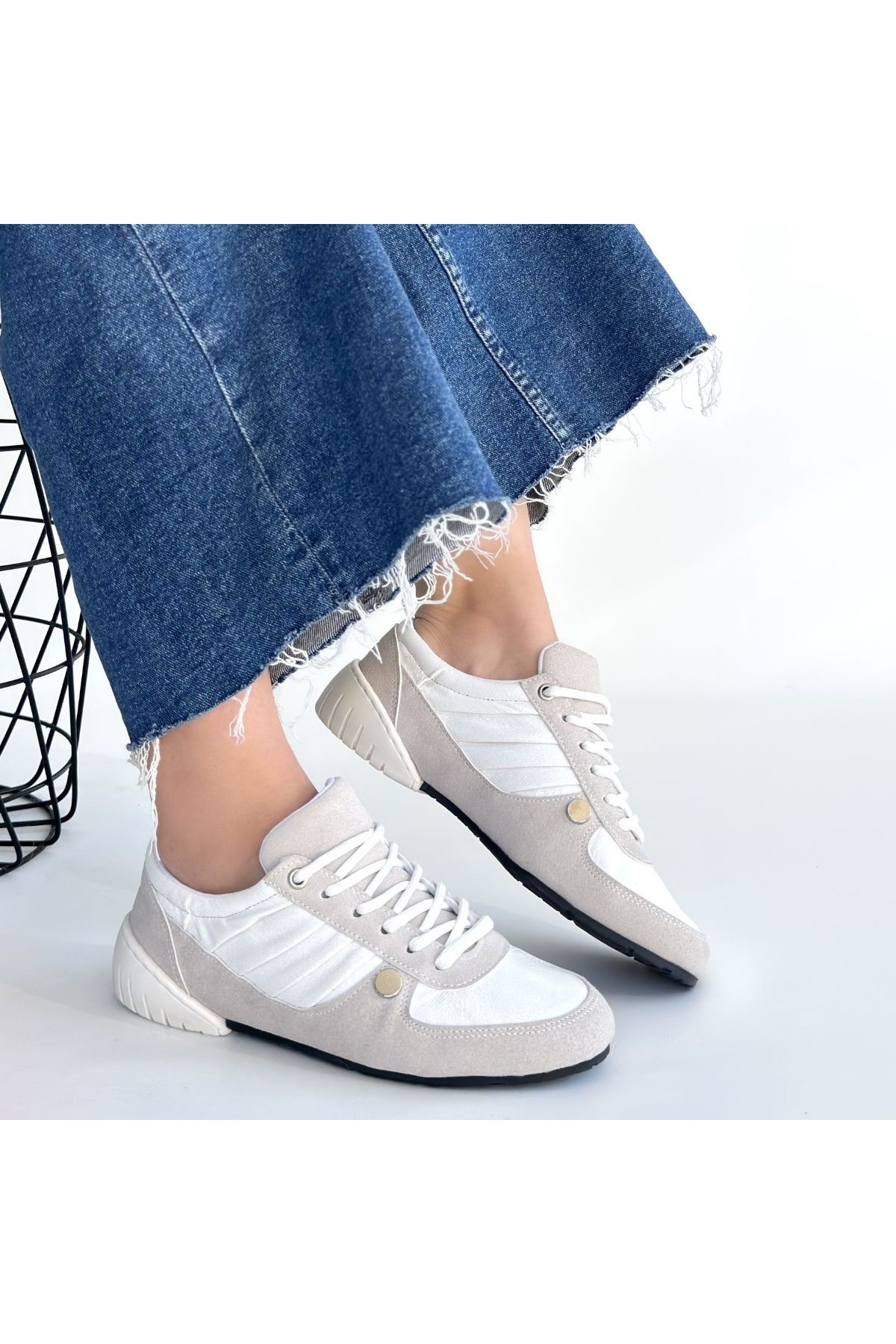 Jawen Grey Nubuck Sneakers with White Details detay görseli