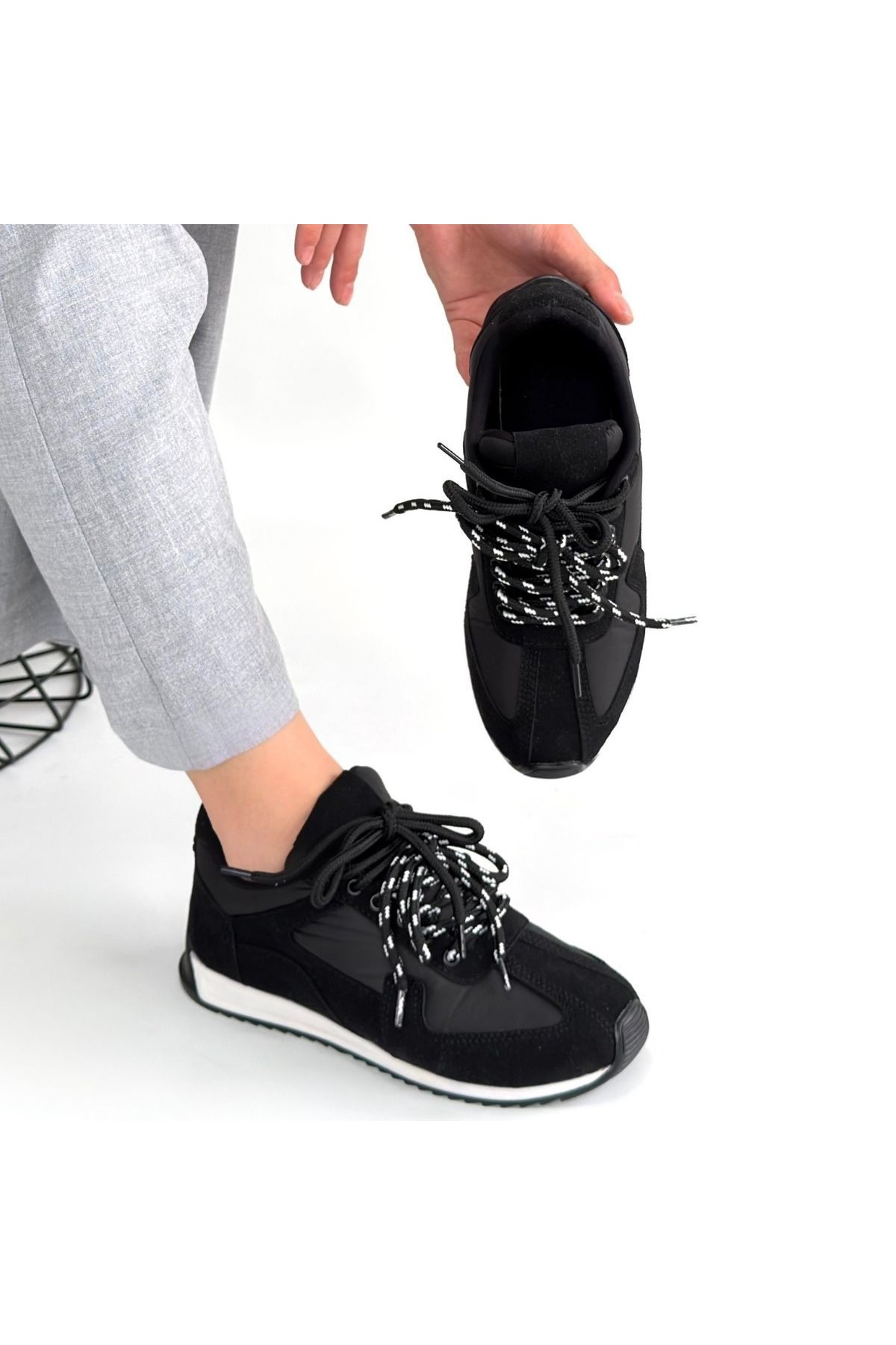 Jet Black Nubuck Lace-up Sneakers detay görseli