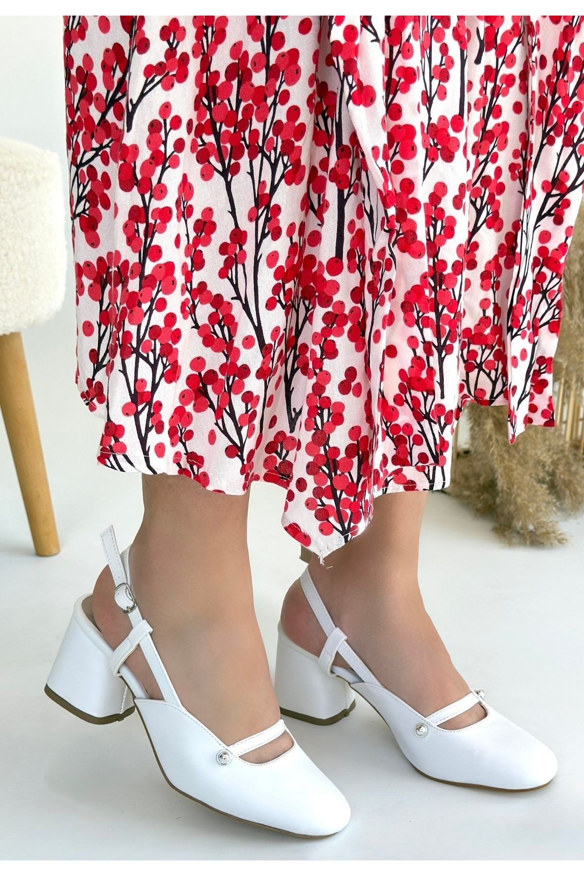 Jecci White Leather High Heel Shoes