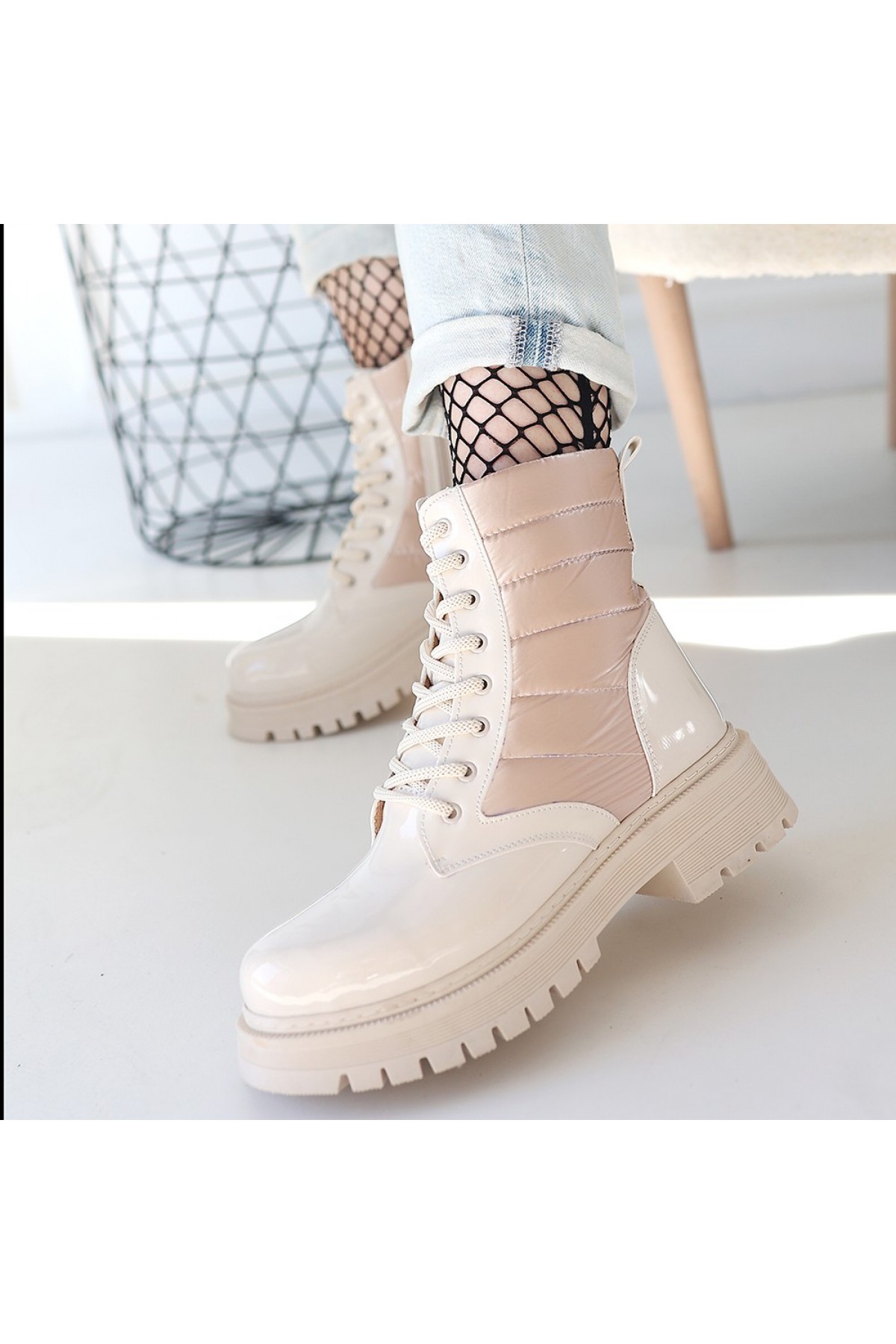 Josse Beige Patent Leather Lace-up Boots detay görseli