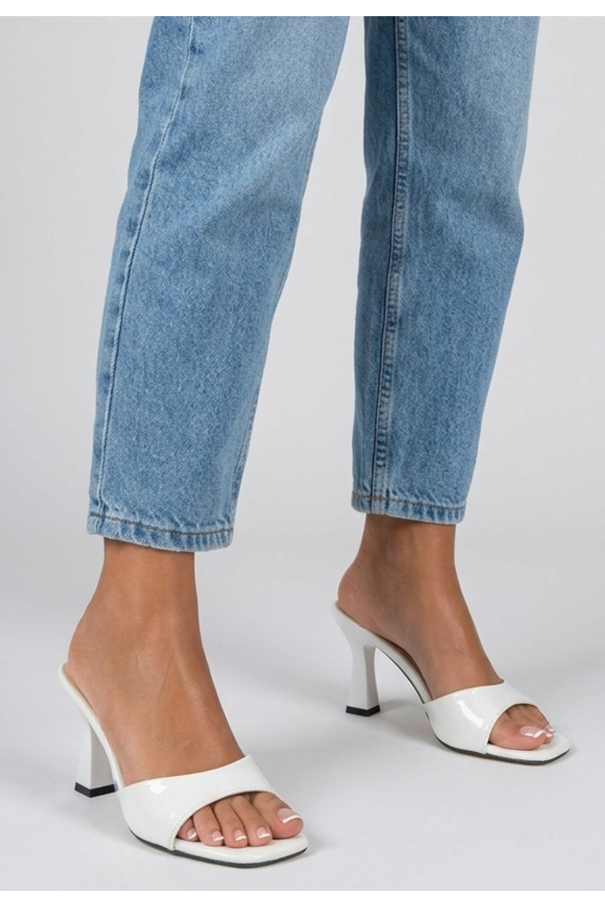 Jova White Patent Leather Heeled Slippers