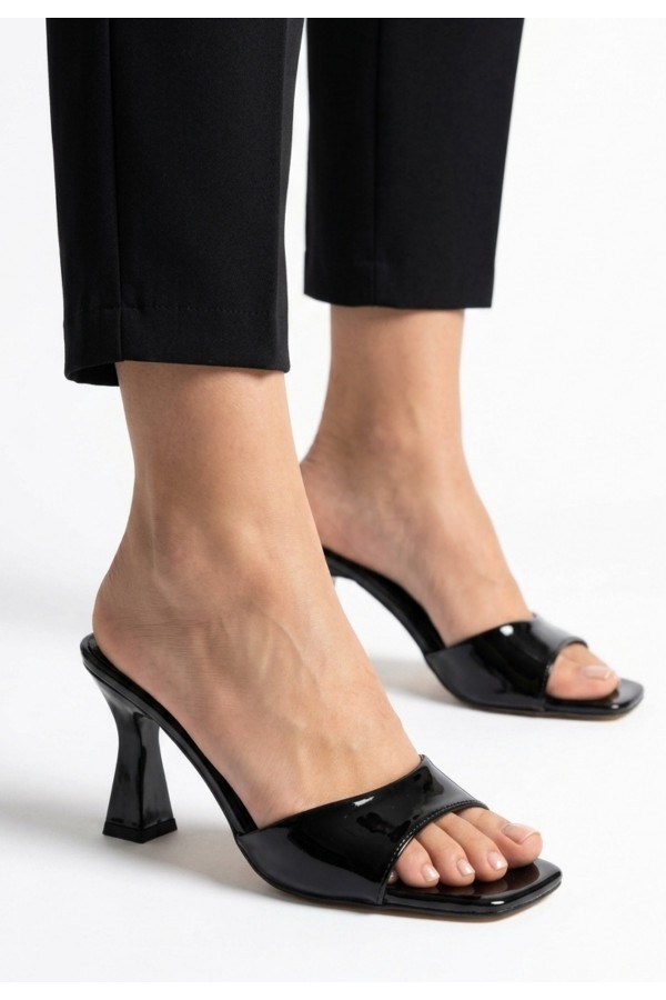 Jova Black Patent Leather Heeled Slippers