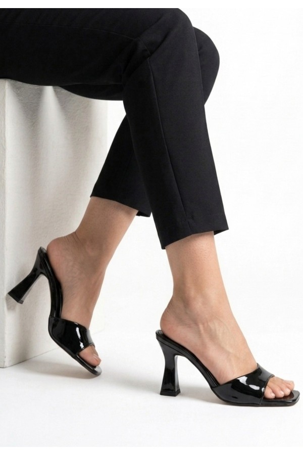 Jova Black Patent Leather Heeled Slippers