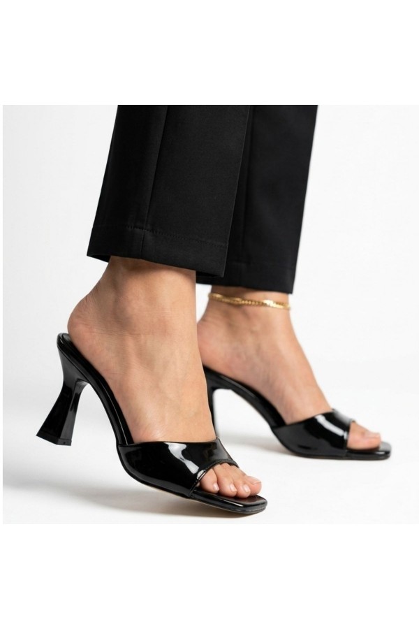 Jova Black Patent Leather Heeled Slippers