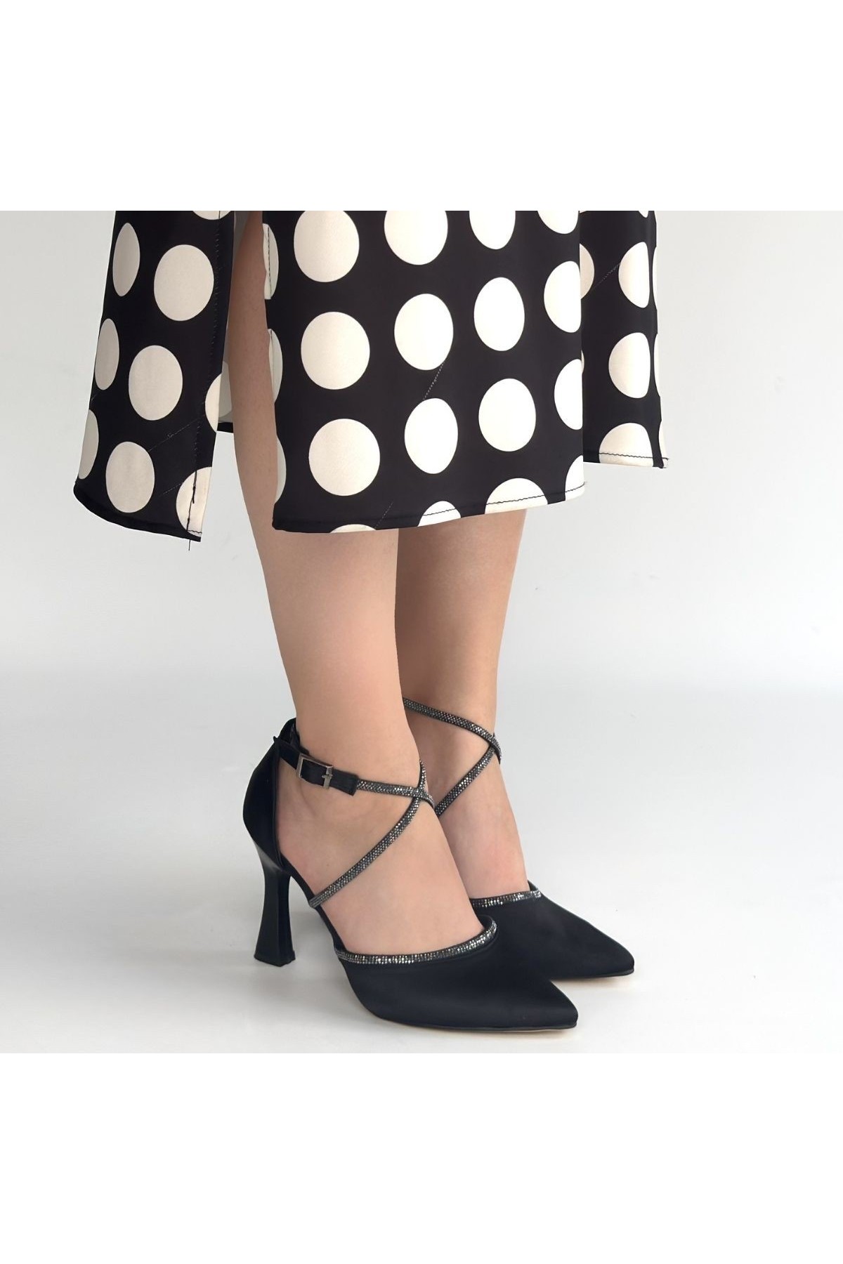 Kanji Black Satin High Heel Shoes detay görseli