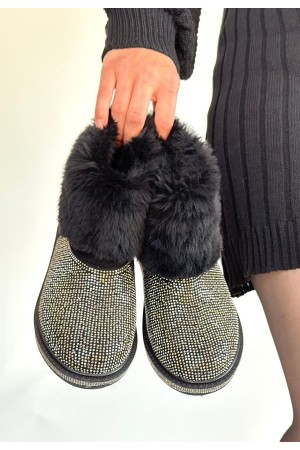 حذاء لينكا أسود من جلد الغزال مزين بخرز فضي