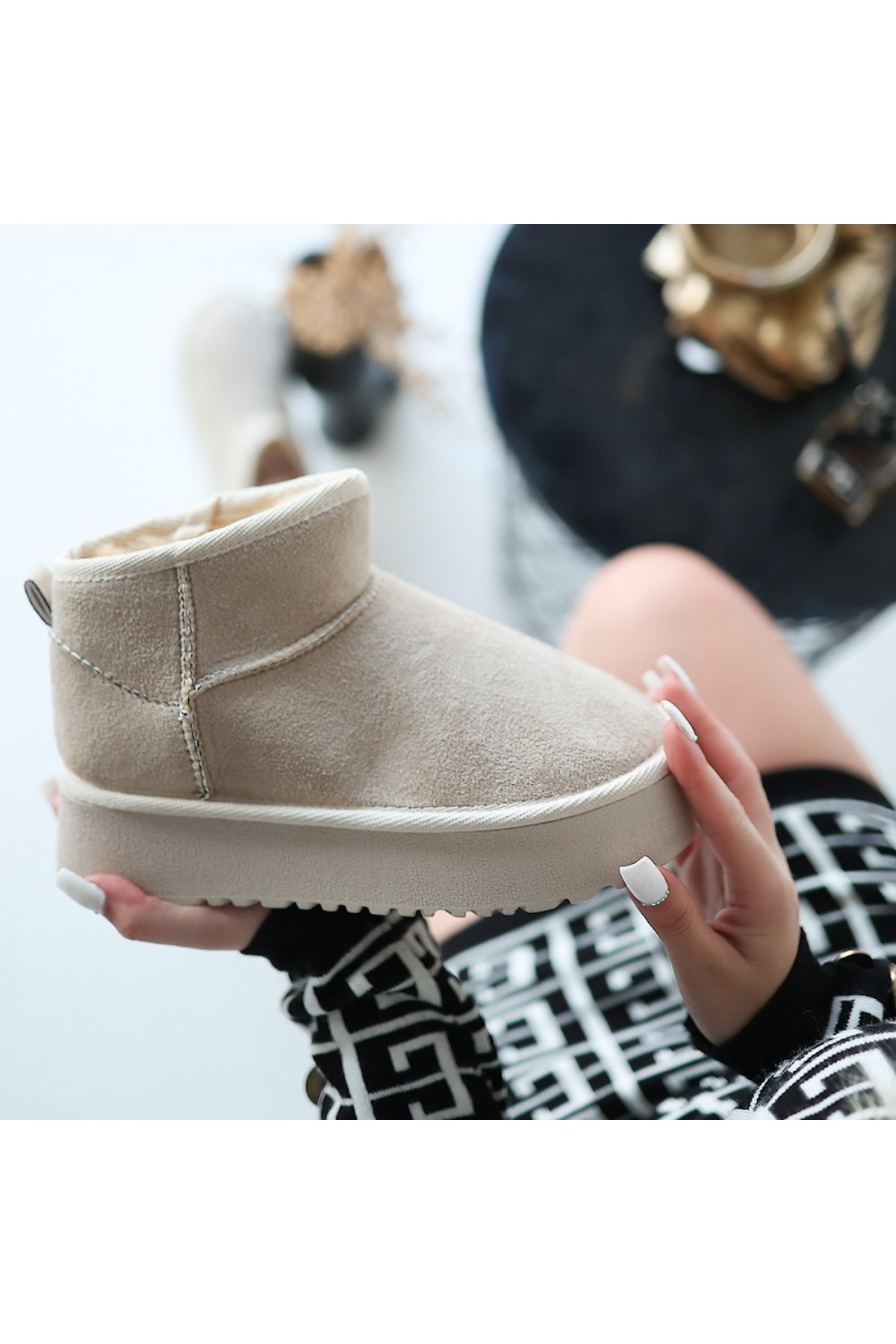 Linne Beige Suede Boots detay görseli