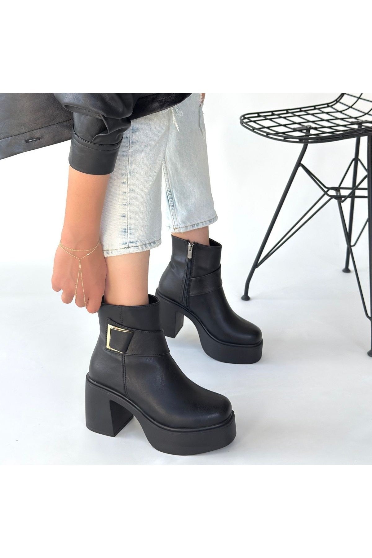Longi Black Leather Heeled Boots detay görseli