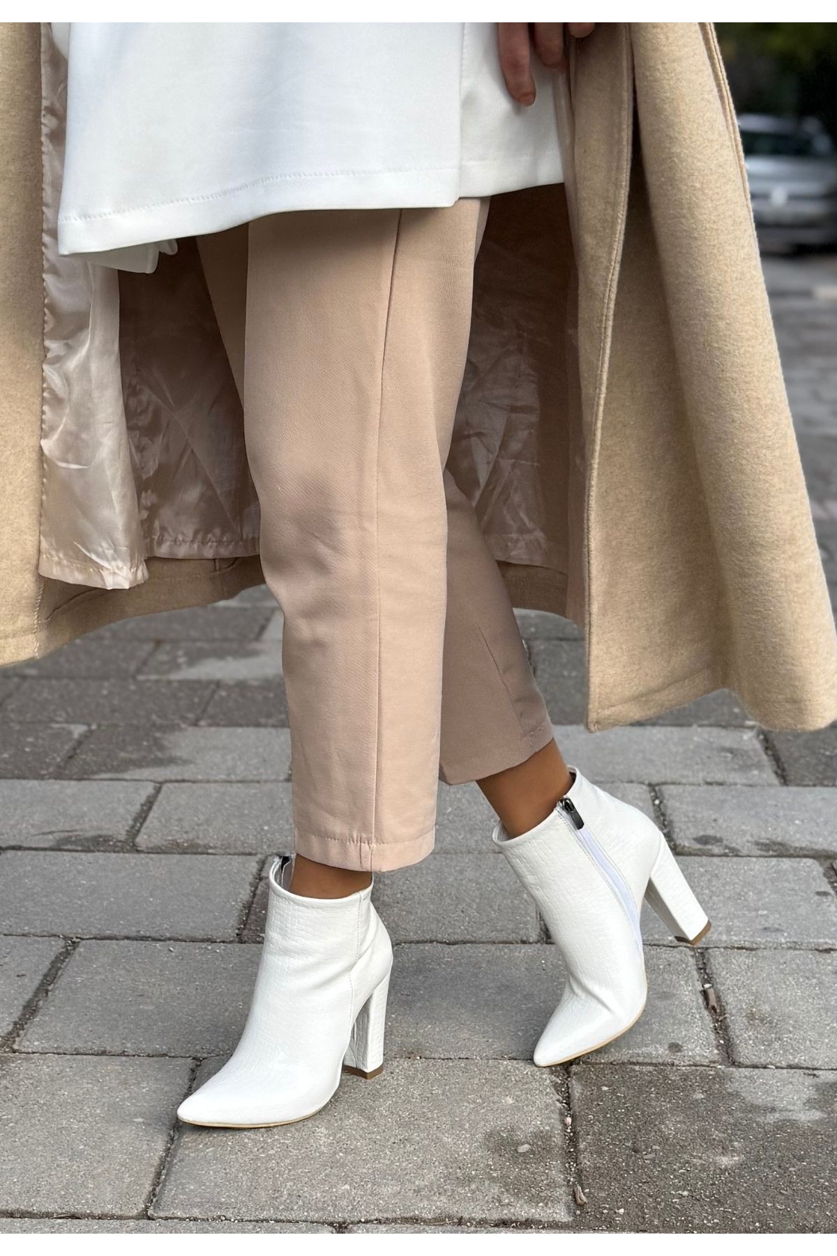Loora White Patent Leather Patterned Heeled Boots