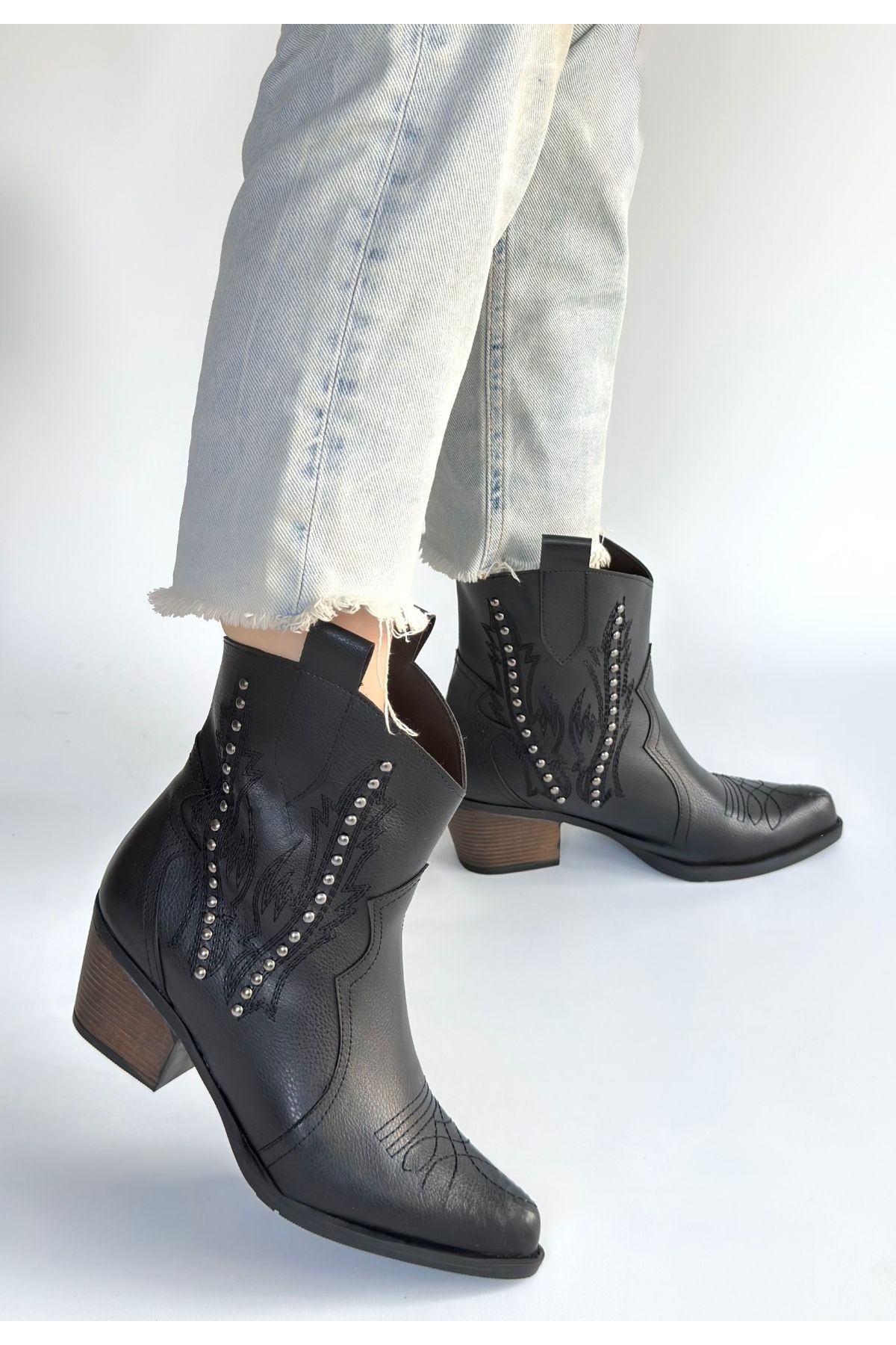 Matin Black Leather Heeled Boots