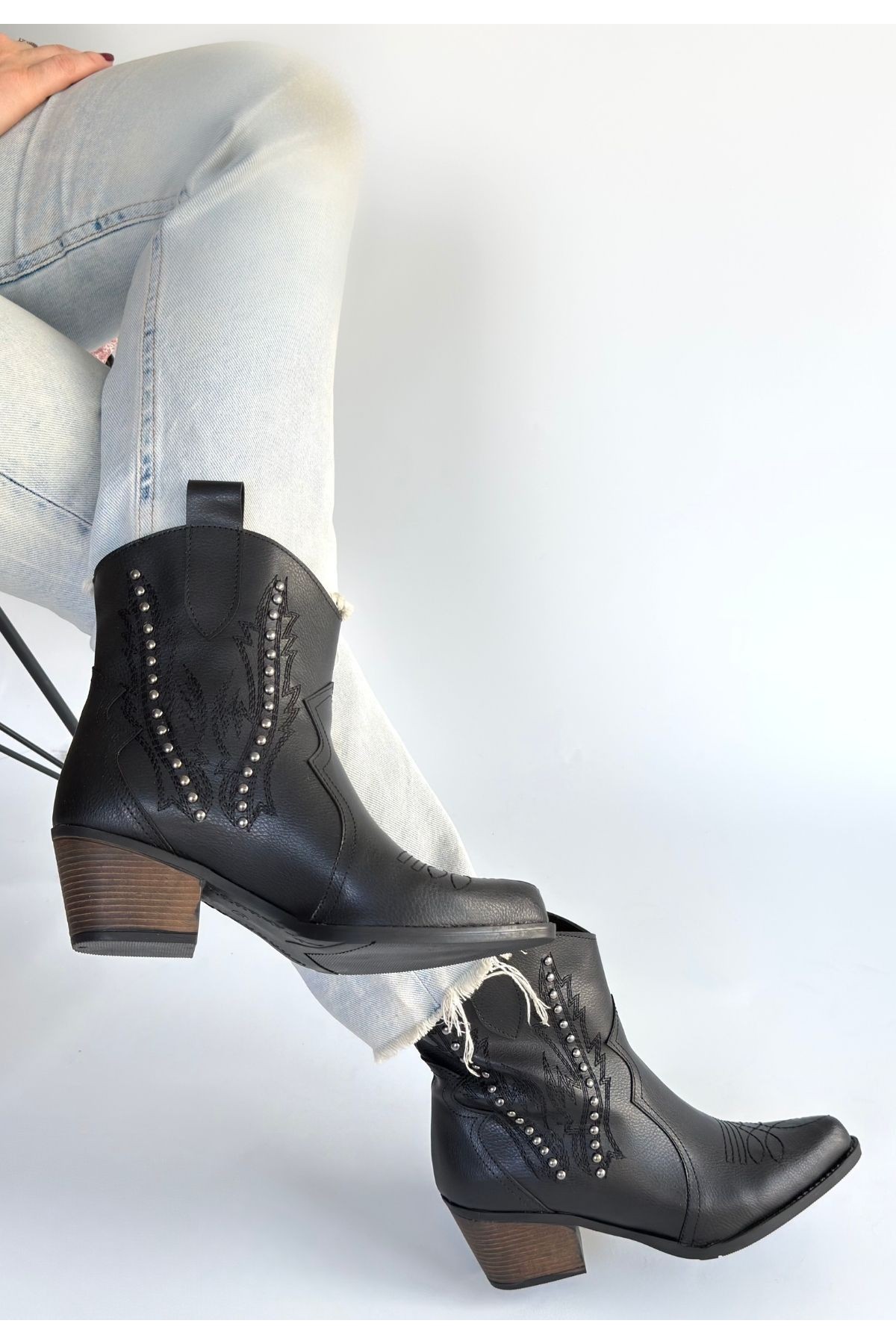 Matin Black Leather Heeled Boots