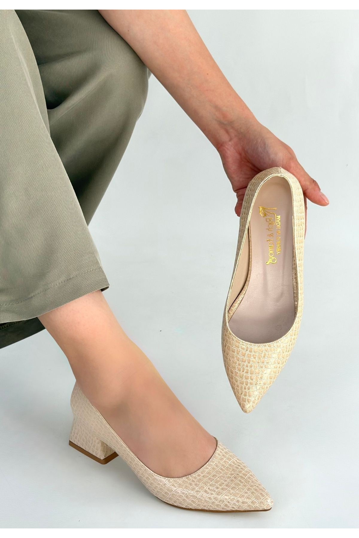 Meort Beige Patent Leather High-Heeled Shoes