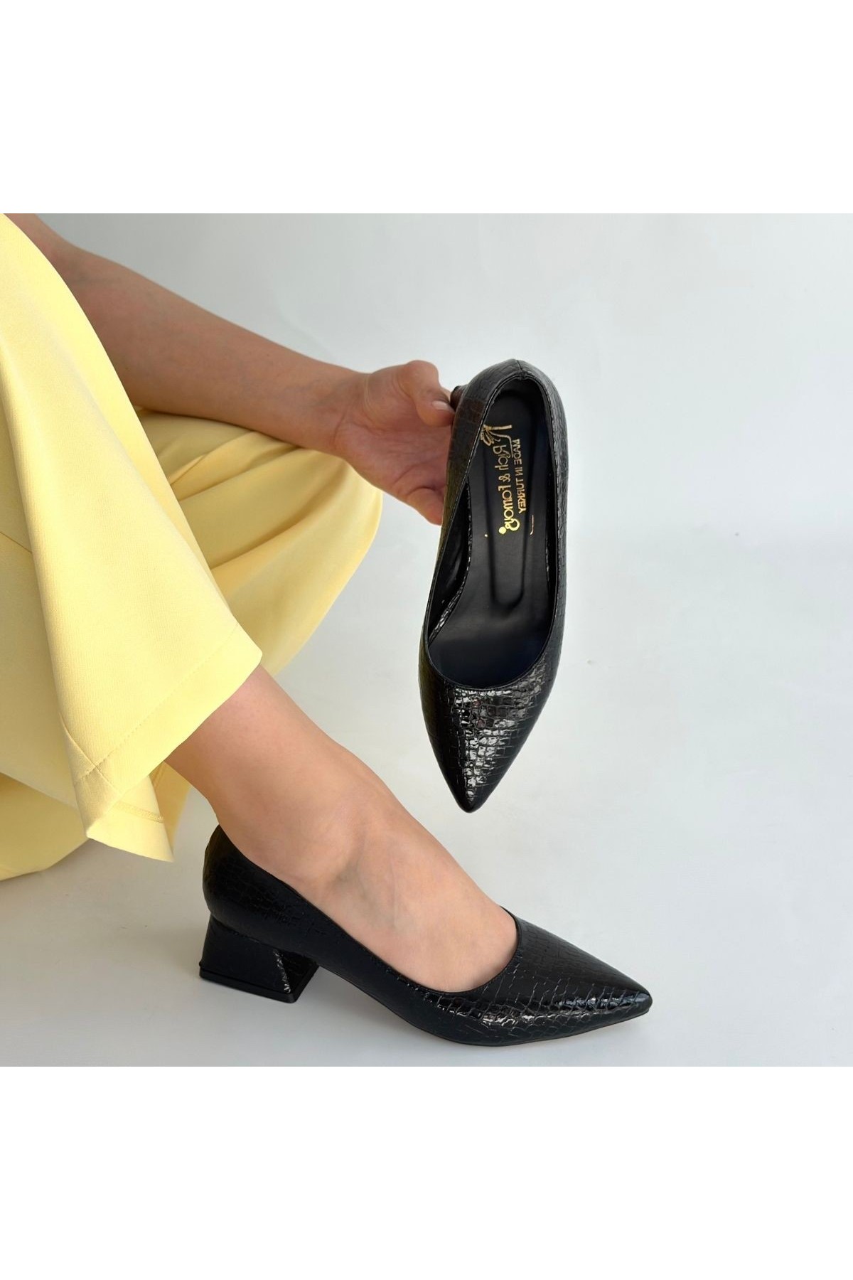 Meort Black Patent Leather High-Heeled Shoes detay görseli
