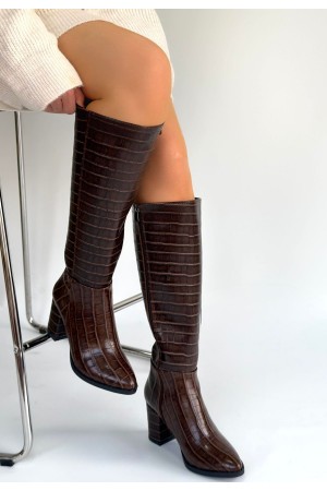 Morena Acı Kahve Desenli Rugan Topuklu Çizme
