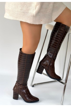 Morena Acı Kahve Desenli Rugan Topuklu Çizme