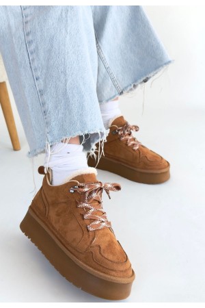 بوت مودين برباط من جلد الغزال البني