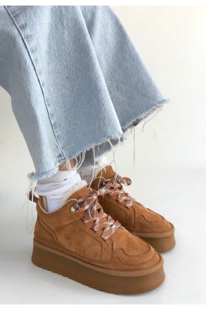 بوت مودين برباط من جلد الغزال البني