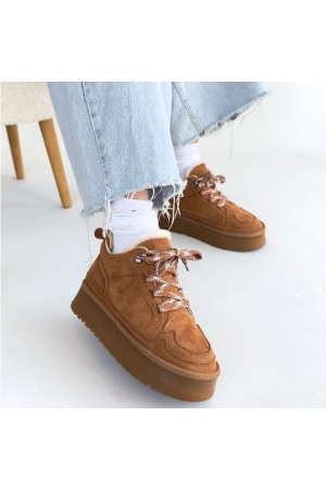 بوت مودين برباط من جلد الغزال البني