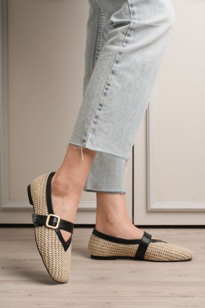 حذاء باليه مسطح من الجلد الأسود من بونتي بتفاصيل منسوجة