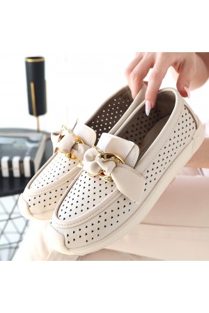 حذاء باليه مسطح من الجلد البيج من ريوان