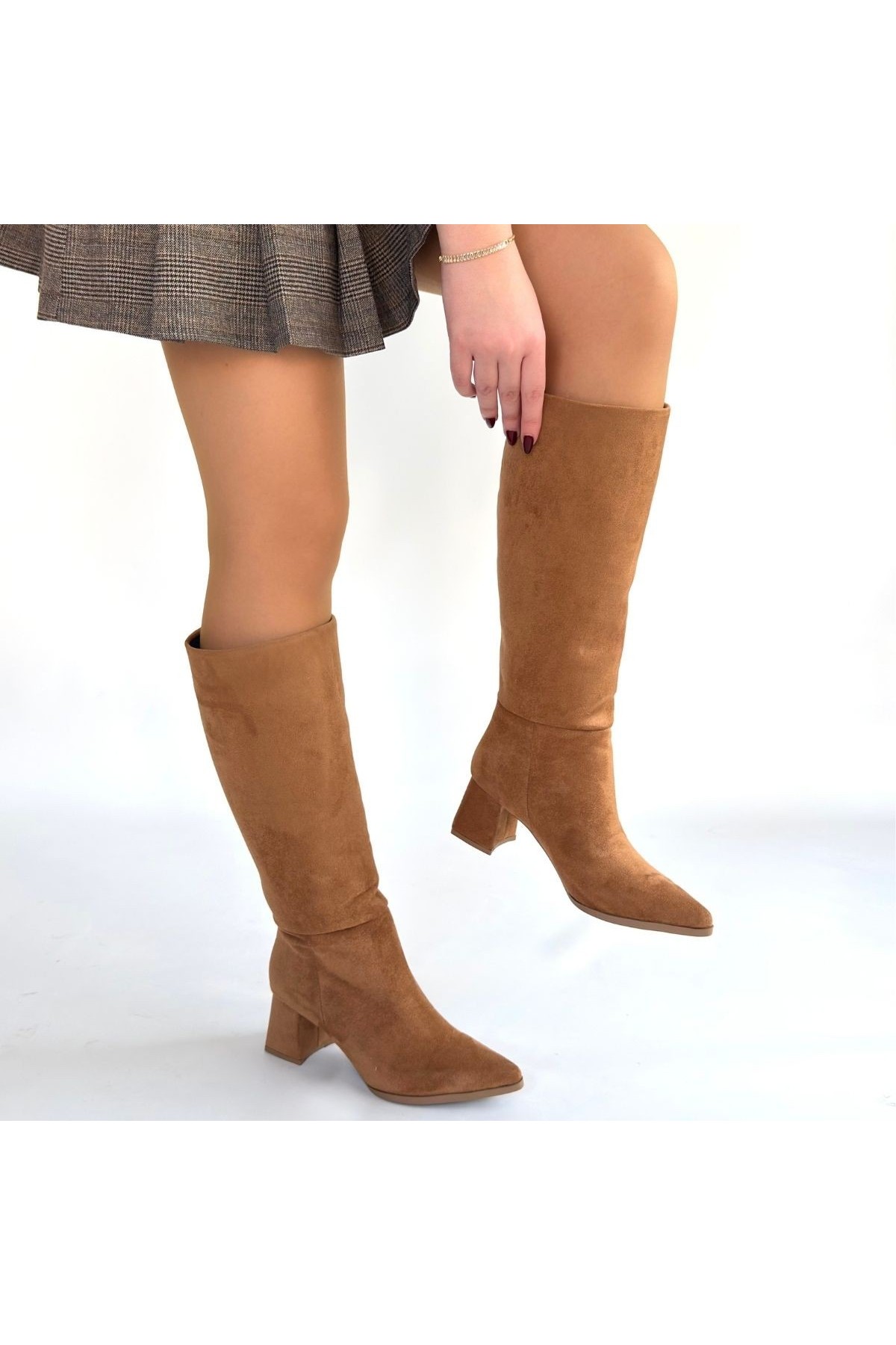 Roksa Tan Suede Heeled Boots detay görseli