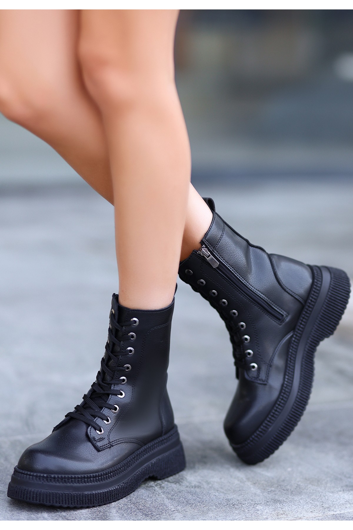 Roxan Black Leather Lace-up Boots