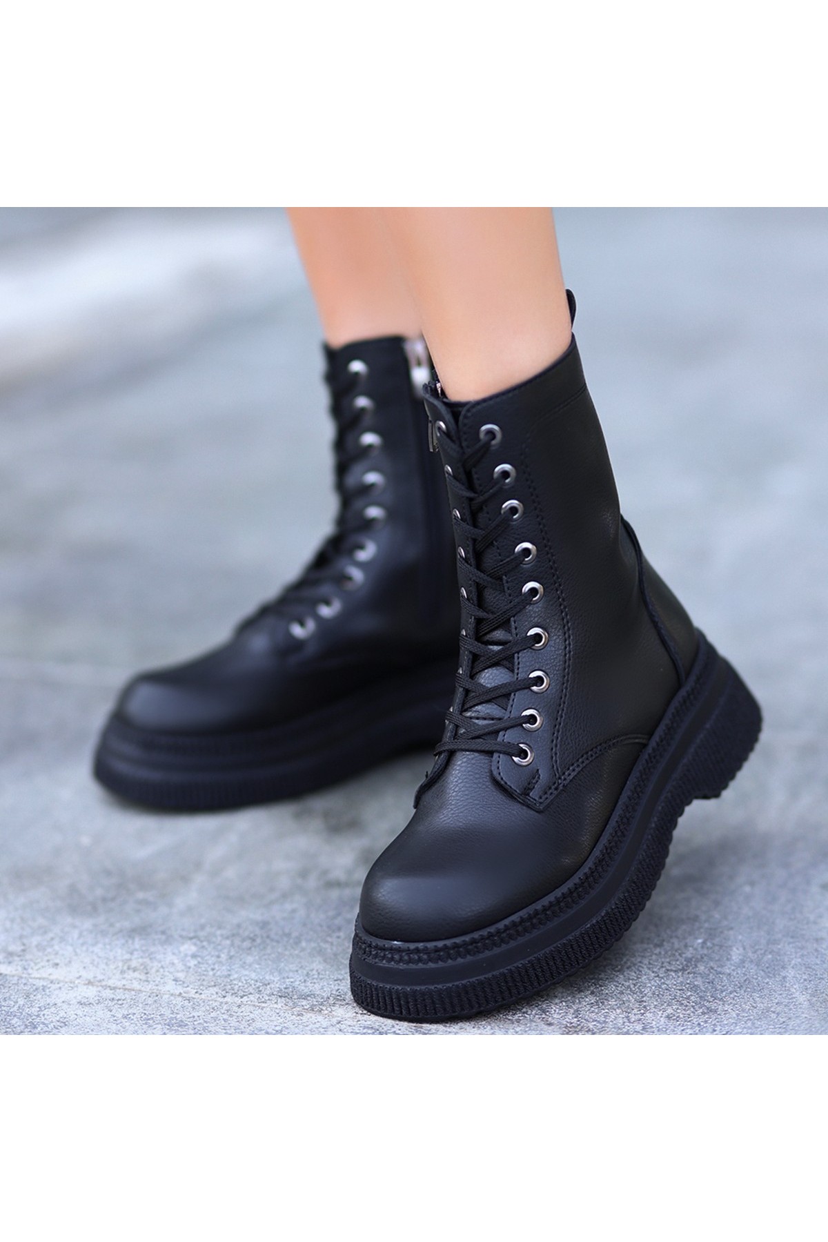 Roxan Black Leather Lace-up Boots