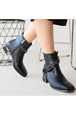 حذاء روكساني أسود بكعب من الجلد