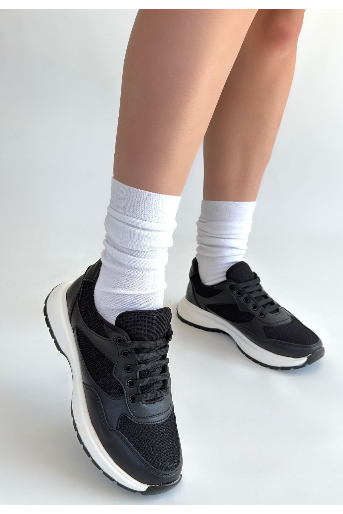 Slar Black Leather Lace-up Sneakers