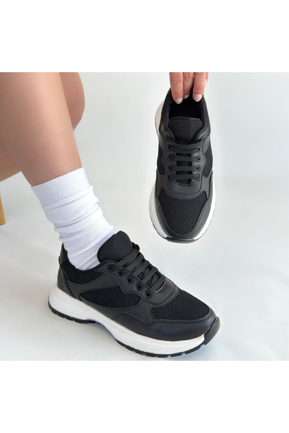 Slar Black Leather Lace-up Sneakers detay görseli