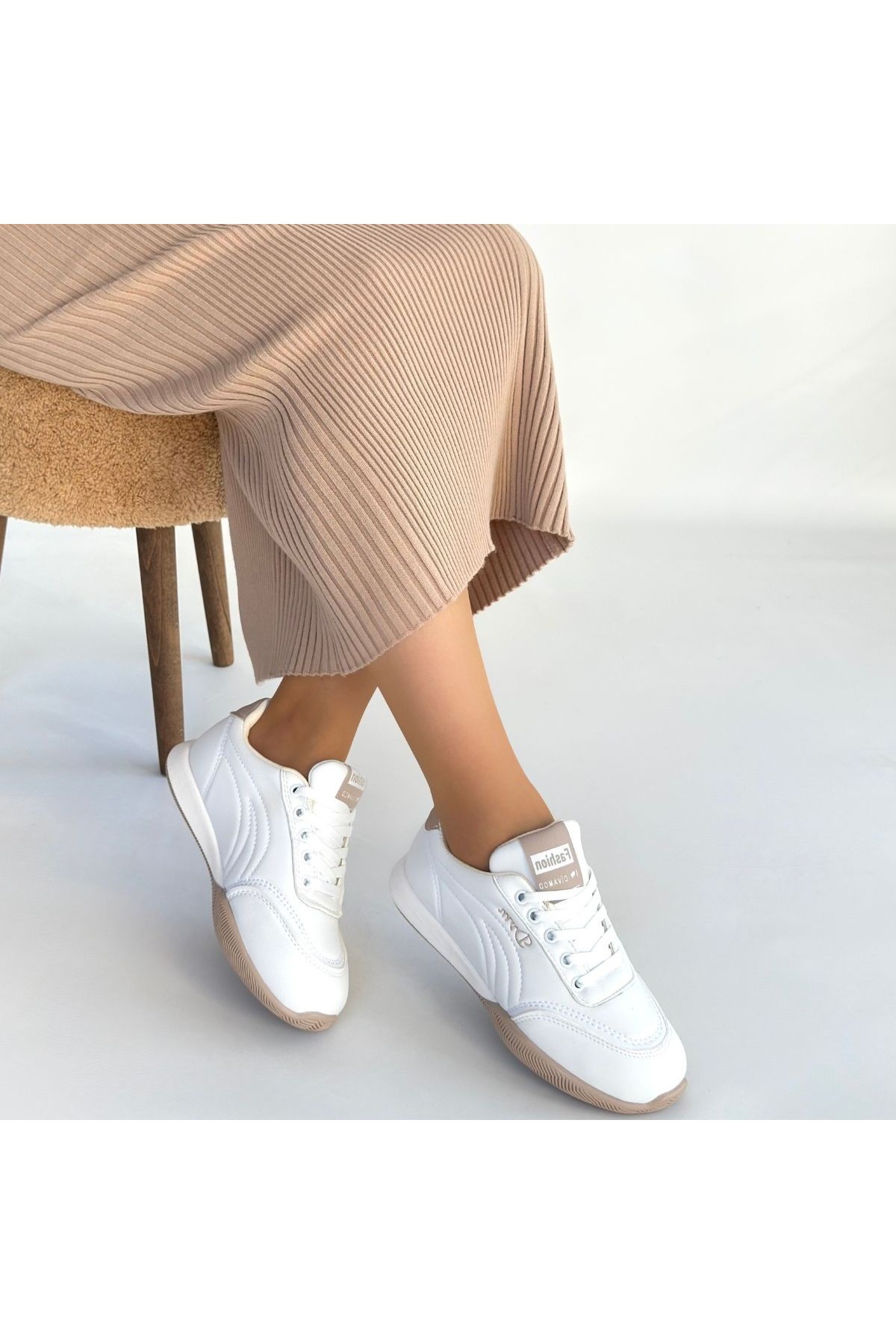 Tawen White Leather Lace-up Sneakers detay görseli