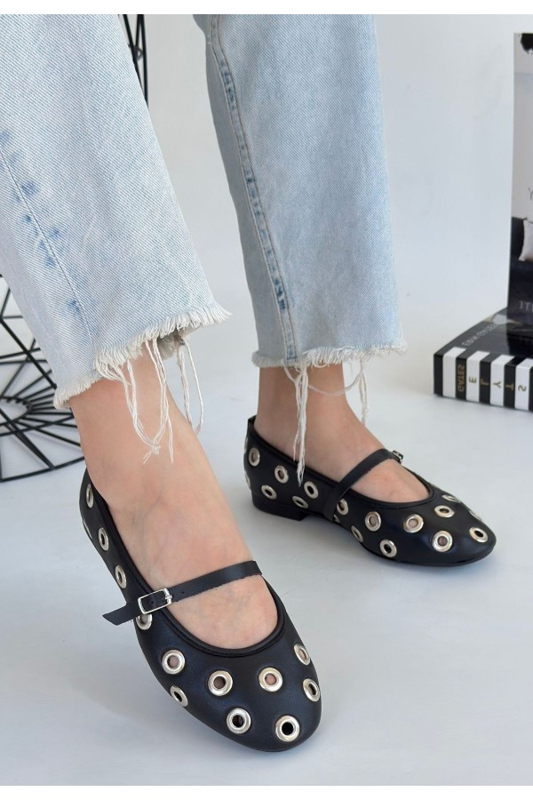 Tinta Black Leather Ballet Flats