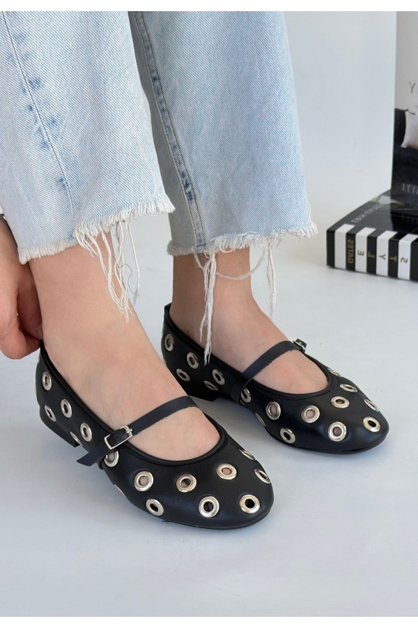 Tinta Black Leather Ballet Flats