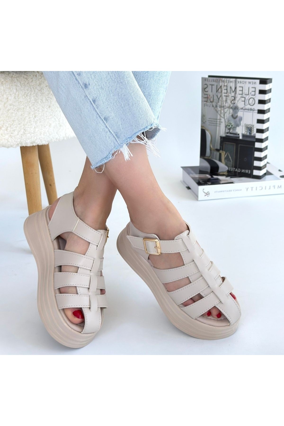 Toten Beige Leather Belted Sandals detay görseli