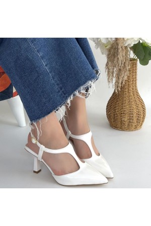 حذاء تولا الأبيض ذو الكعب العالي المصنوع من الجلد اللامع