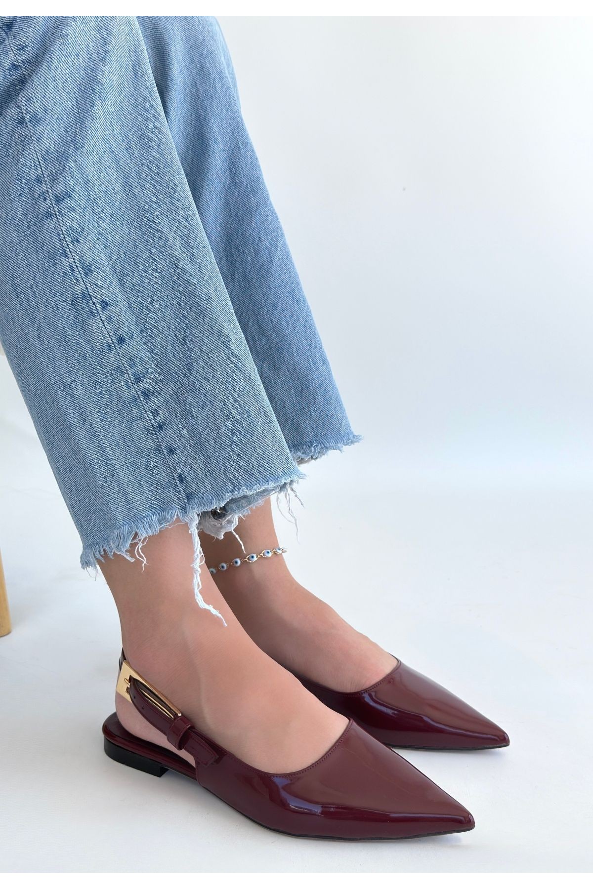 Ummar Burgundy Patent Leather Ballerina Shoes