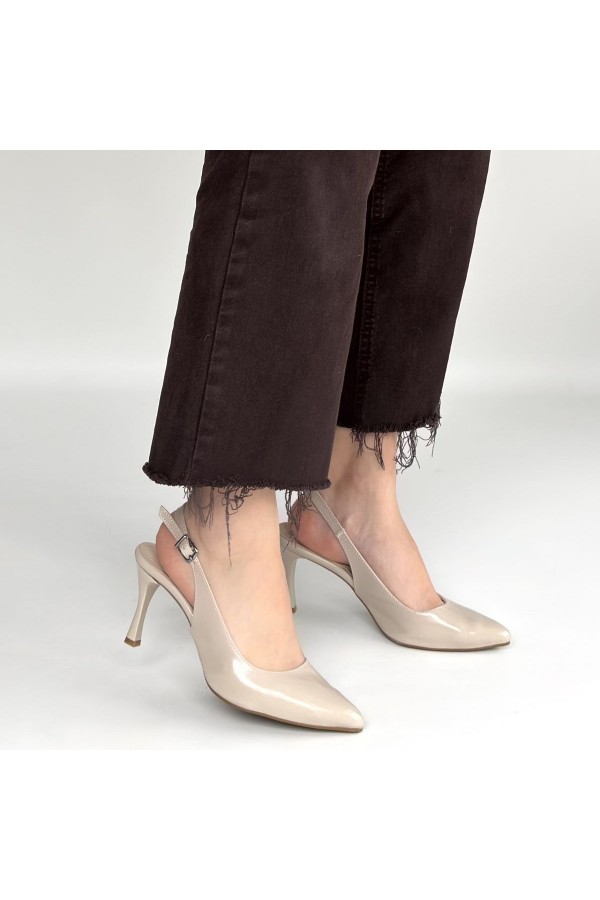 Uster Beige Patent Leather High-Heeled Shoes