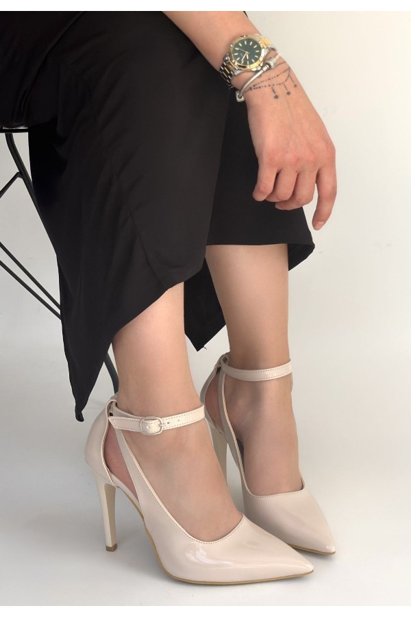 Wenni Beige Patent Leather Stiletto Shoes