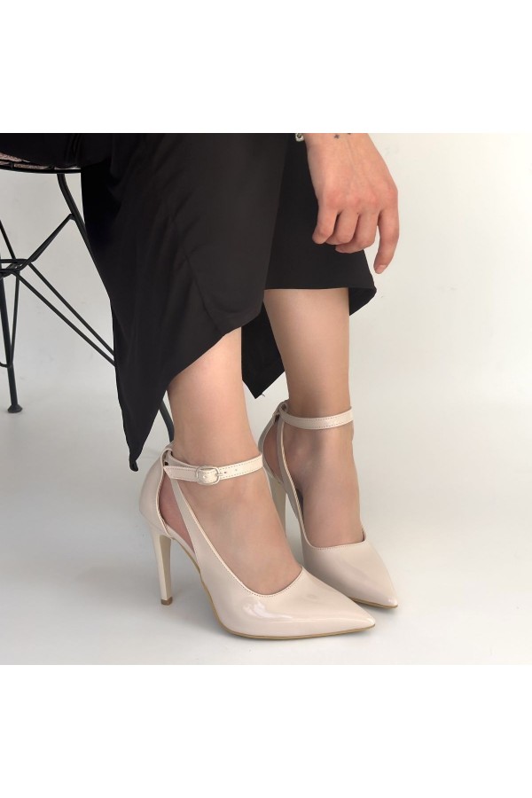 Wenni Beige Patent Leather Stiletto Shoes